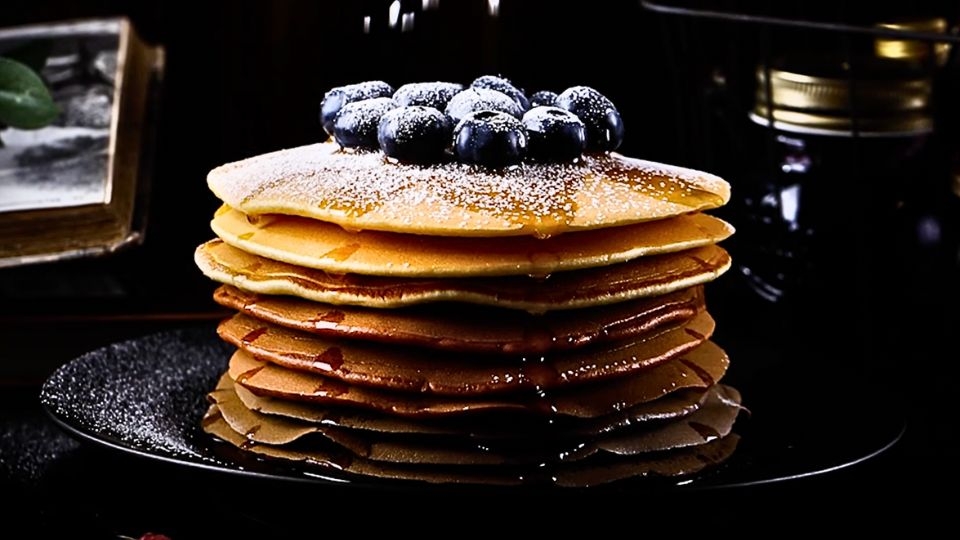 Thành phẩm bánh Pancake và việt quất