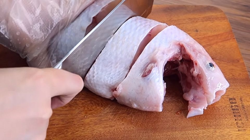 Sơ chế cá diêu hồng kho tộ