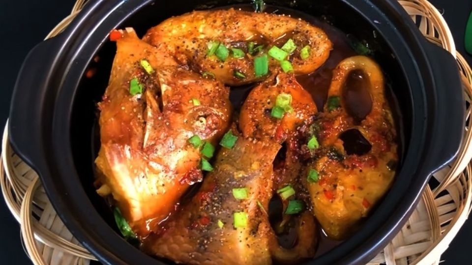 Thành phẩm cá diêu hồng kho tộ