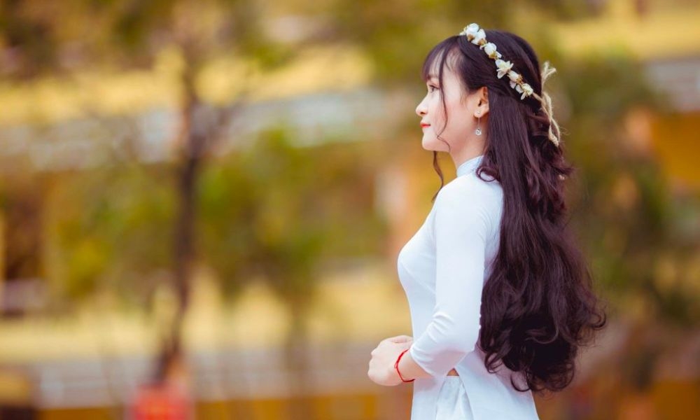 Cách tạo dáng đứng nghiêng