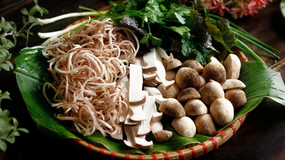 Sơ chế nguyên liệu nấu bún riêu chay (Cách 2)