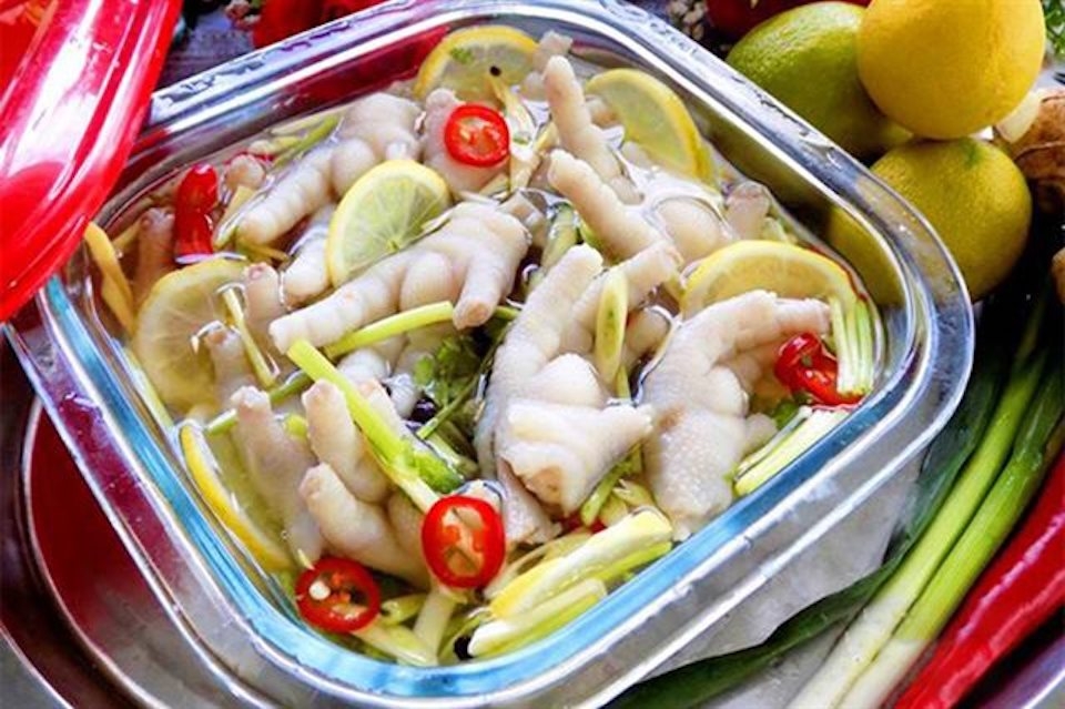 Làm chân gà sả tắc - hình 3