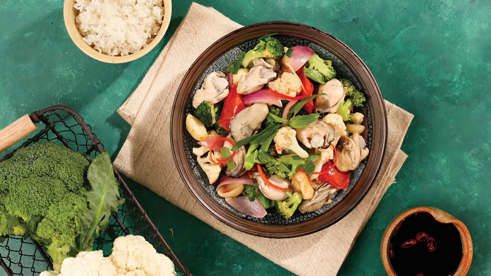 Cách chế biến hàu xào súp lơ