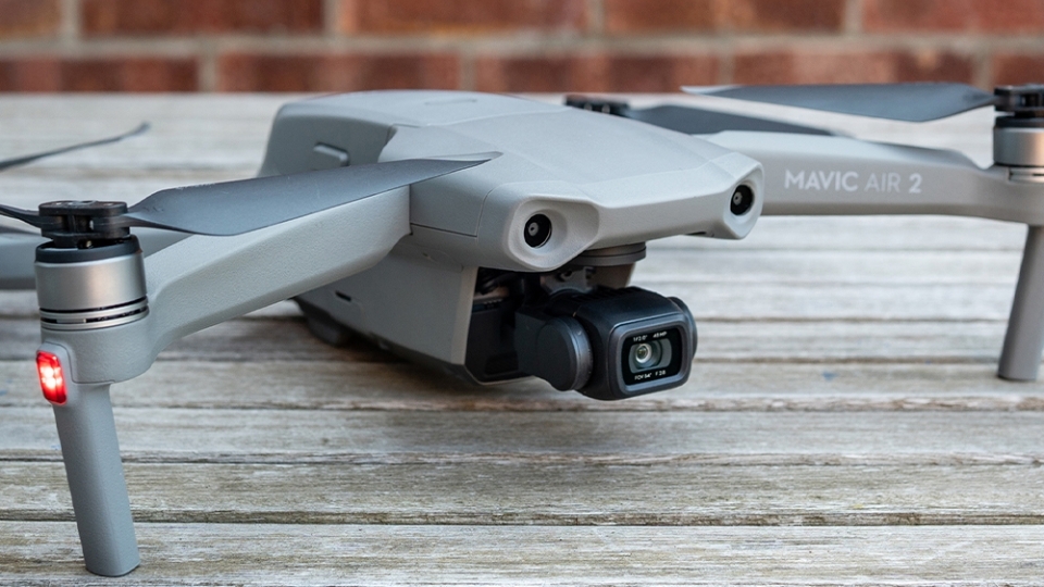 Flycam Mavic Air 2 có thể bay với thời gian tối đa lên đến 34 phút với trang bị viên pin có dung lượng lớn lên tới 3500 mAh