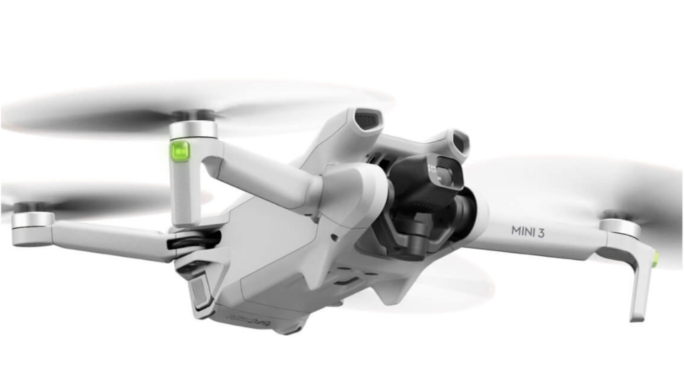 Flycam Mini 3 còn mang trong mình công nghệ truyền sóng Ocusync 2 để giúp khả năng kết nối với điện thoại để truyền hình ảnh từ xa ở mức được ổn định