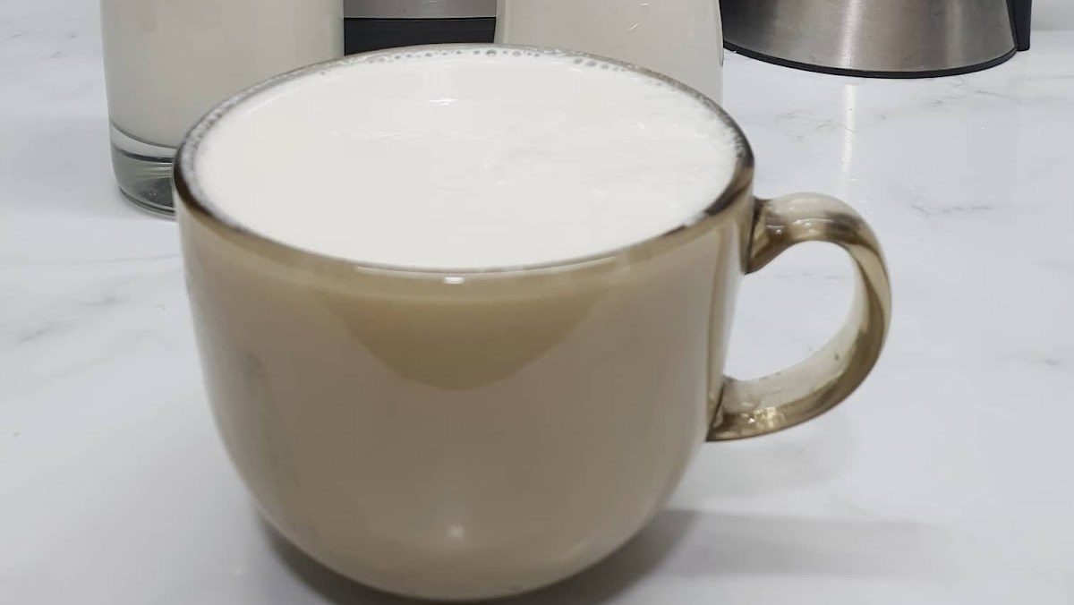 Sữa hạt điều hạnh nhân tỏa hương thơm nồng nàn, vị sữa béo bùi đặc trưng