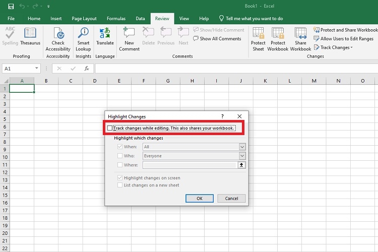 Tick vào ô Track changes while editing