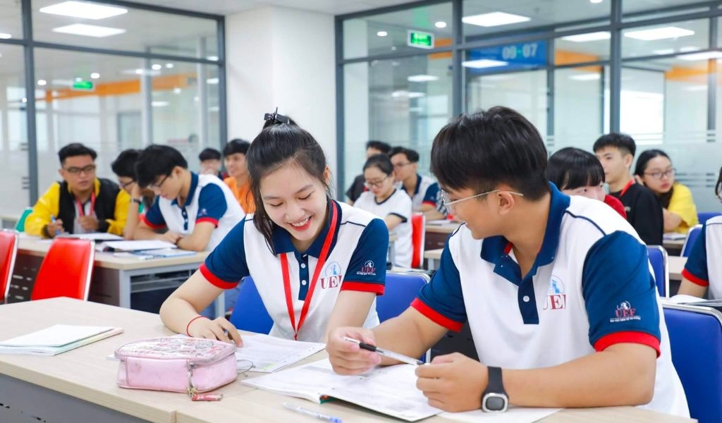 đại học kinh tế tài chính học phí - ảnh 2
