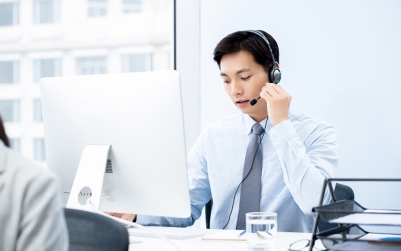Call trực tiếp với khách hàng qua điện thoại