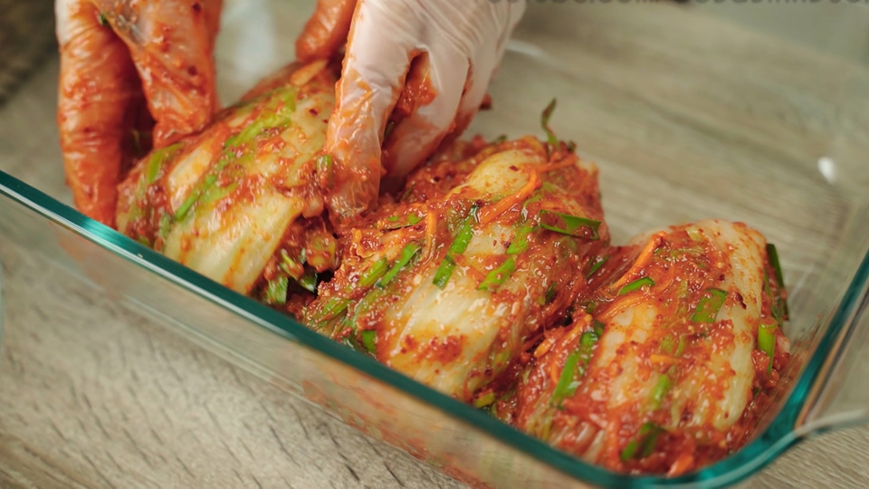 Xếp cải thảo vào hộp