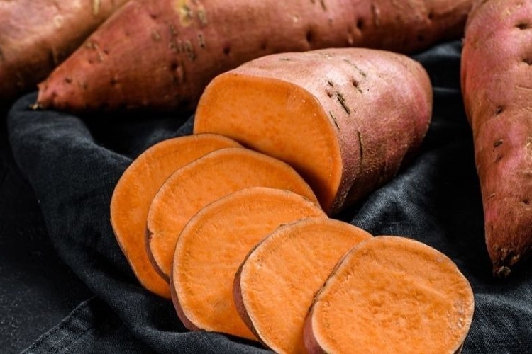 Thử ngay cách làm bánh khoai lang thơm ngon (Hình 7)