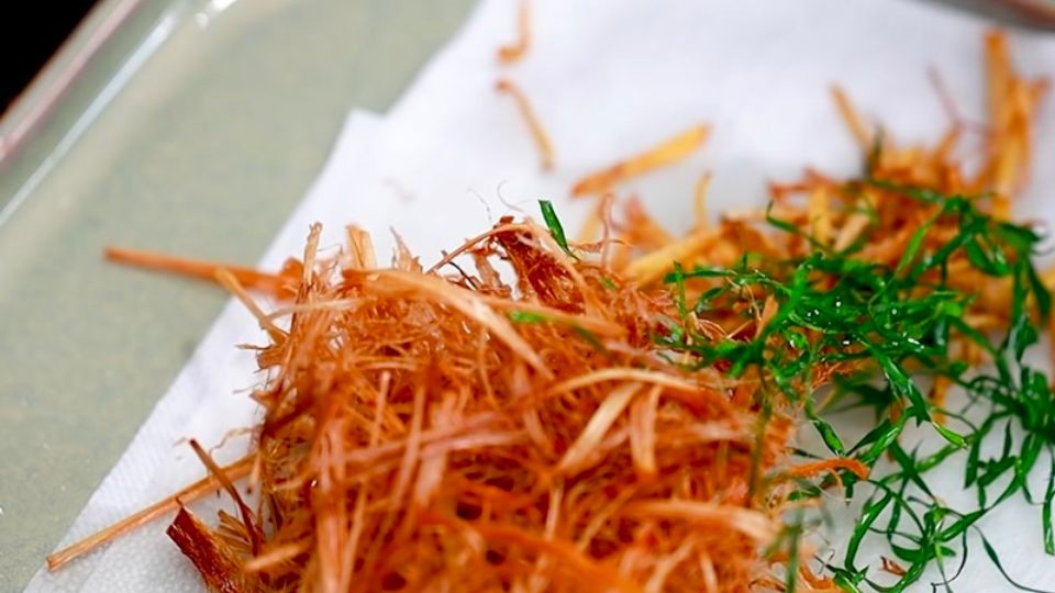chiên sả, gừng, lá chanh