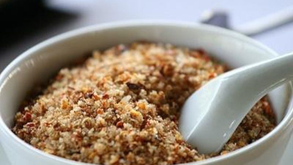 Làm muối mè đậu phộng