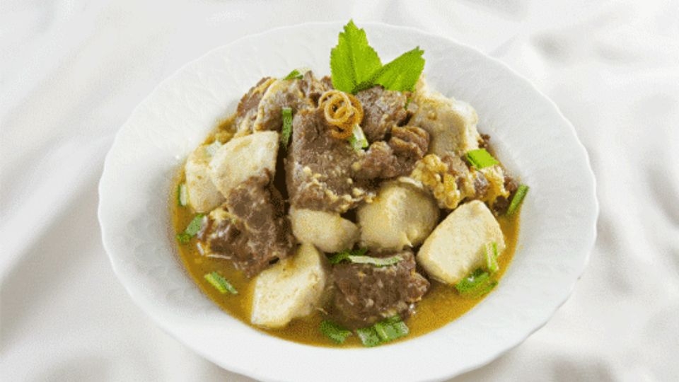 Vịt om dưa cải chua, khoai sọ