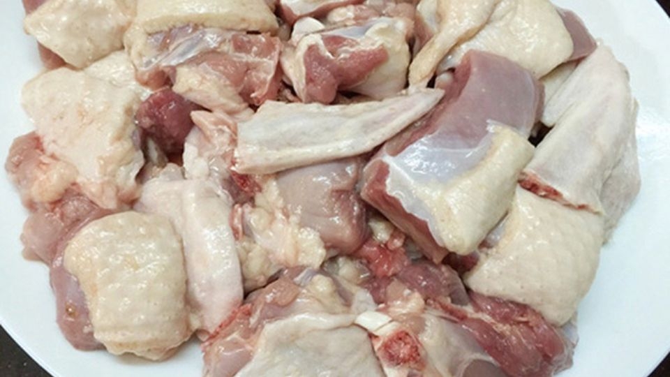 Rửa sạch và để ráo vịt