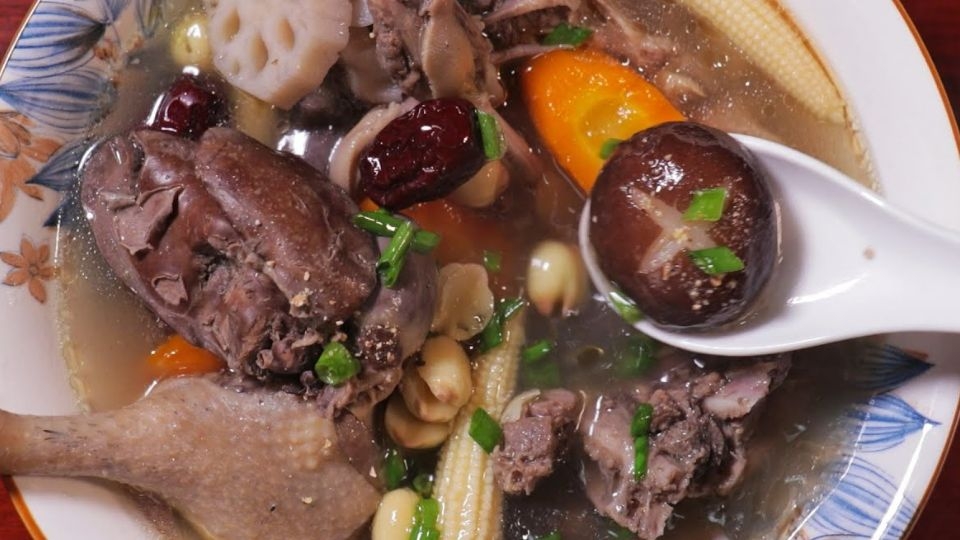 Chế biến món vịt tiềm nấm