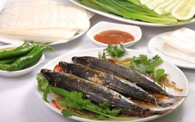 Cá ồ hấp cuốn bánh tráng