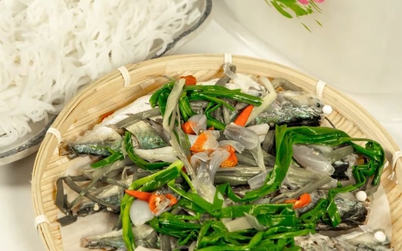 Cá nục hấp hành