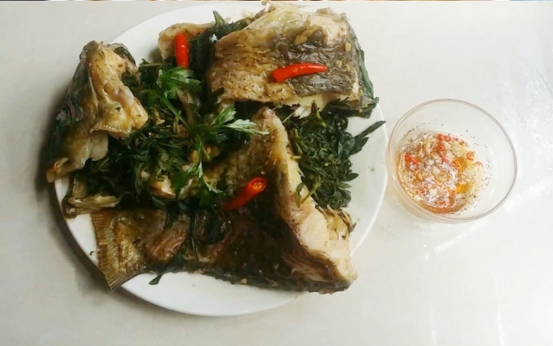 Cá chép hấp ngải cứu