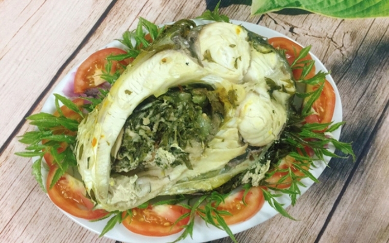 Cá trắm hấp ngải cứu