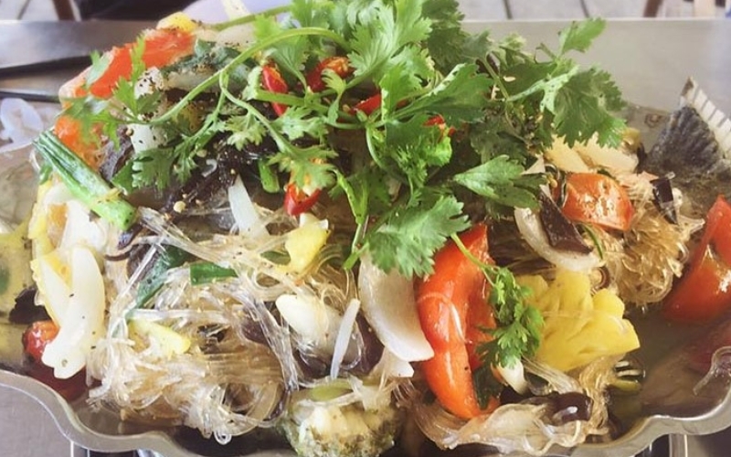 Cá chép hấp bún tàu
