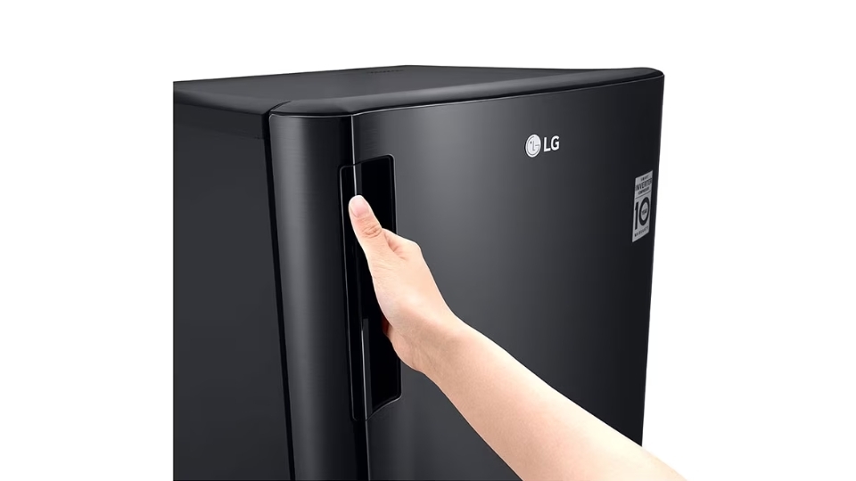 Tủ đông của hãng LG được thiết kế với tất cả ngăn đông có dung tích để sử dụng là 165L