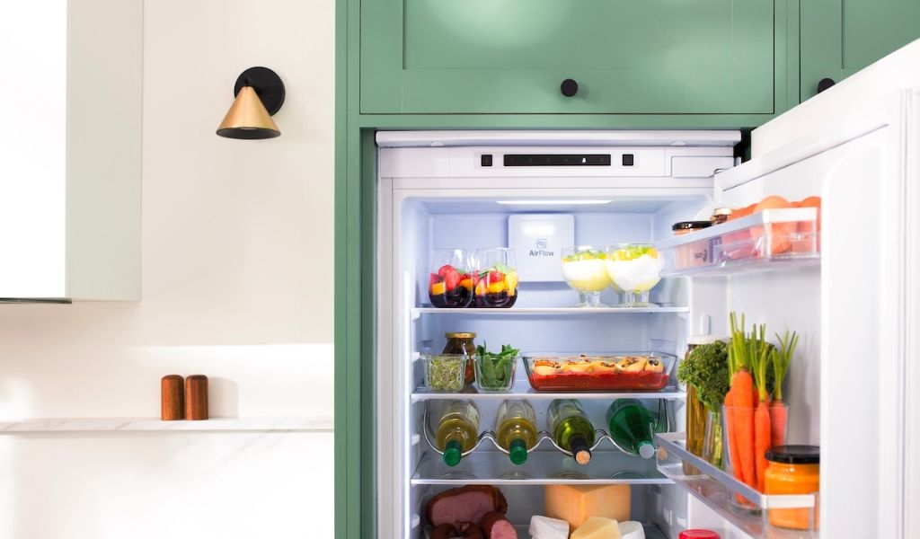 Tủ lạnh mặt gương mờ là gì? Có nên mua tủ lạnh gương mờ theo xu hướng hiện nay không? 3