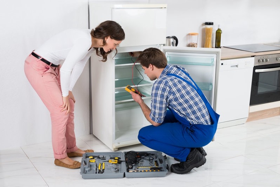 Kiểm tra bảo trì tủ lạnh định kỳ.