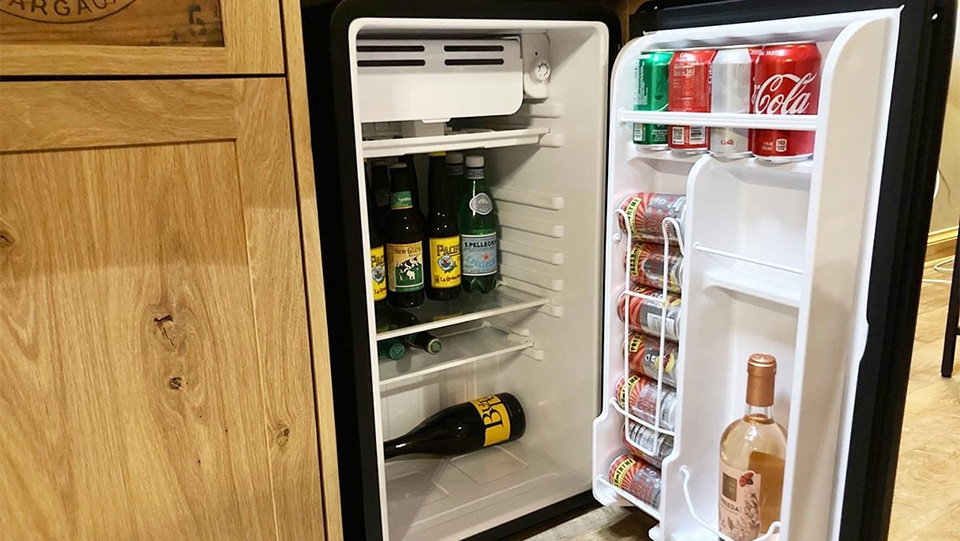 Đặc điểm của tủ lạnh mini khá đơn giản