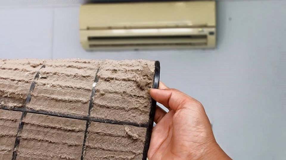 Bộ lọc máy lạnh bị đóng bụi