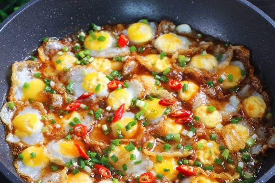 Trứng cút chiên sốt nước mắm
