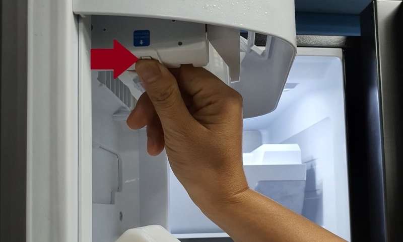 Tủ lạnh Samsung Family Hub không lấy đá tự động hình 8