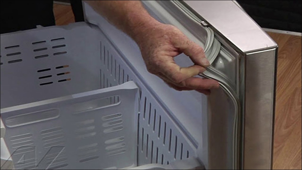 Do gioăng tủ lạnh bị hở