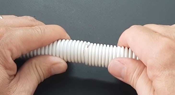 Ống thoát nước máy lạnh bị nghẹt có nguyên nhân do đâu? Cách xử lý như thế nào? 3