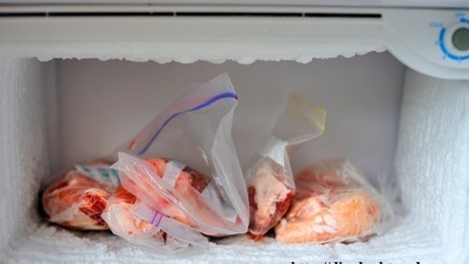 Thực phẩm trong ngăn mát quá dày
