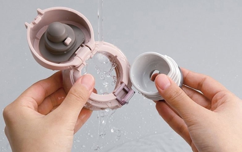 cách vệ sinh bình giữ nhiệt inox 7