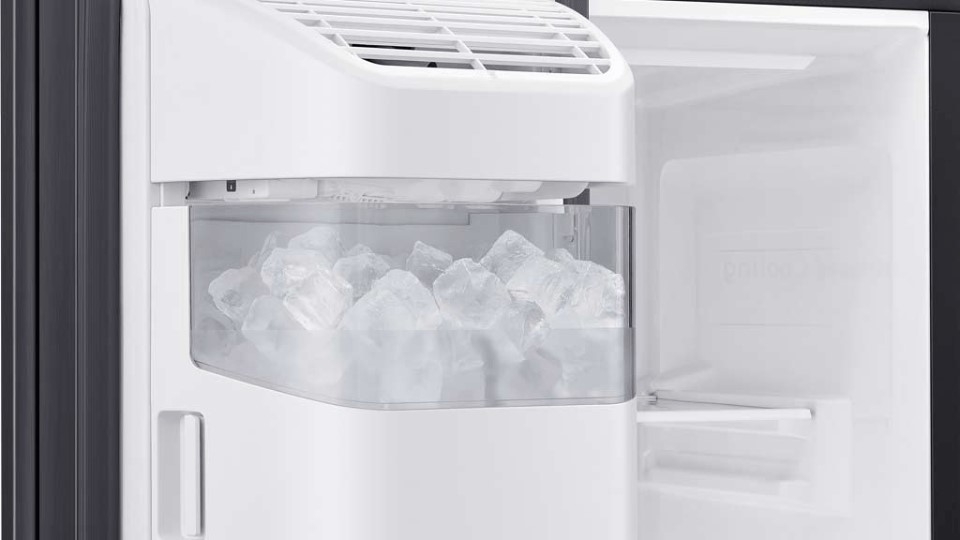 Hộc làm đá trên cửa tiện lợi