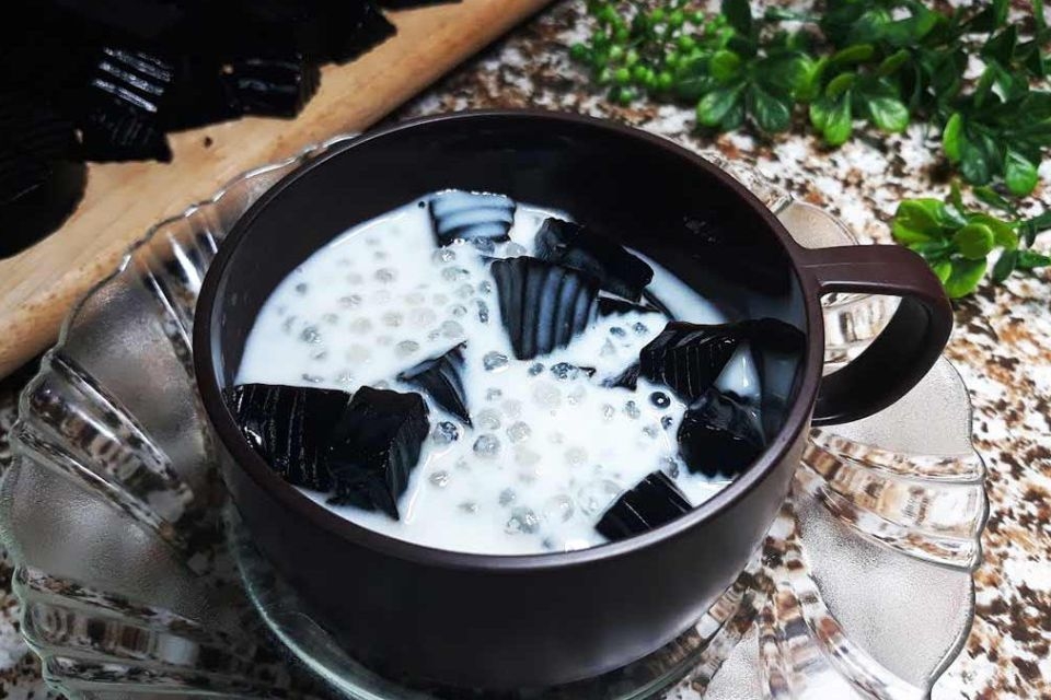 Sương sáo nước cốt dừa hạt é