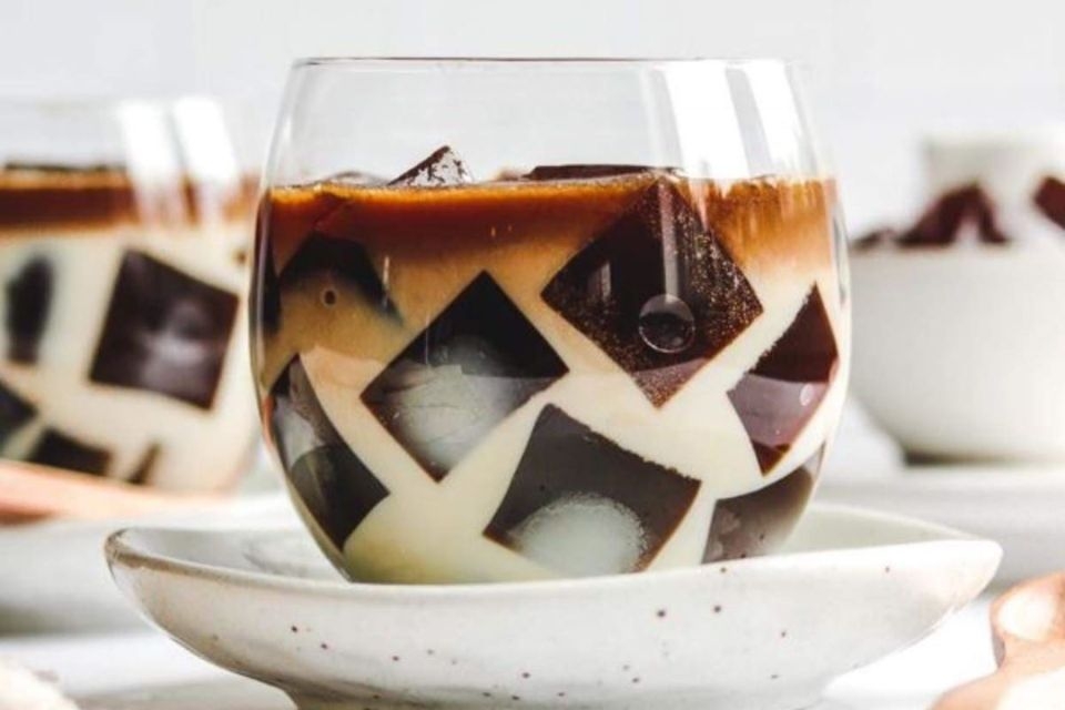 Cà phê sữa tươi thạch sương sáo