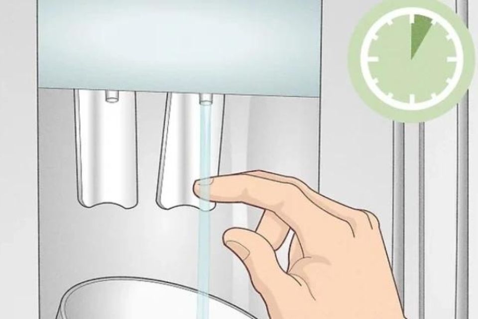 Vệ sinh vòi lấy nước của tủ lạnh lấy nước ngoài 11