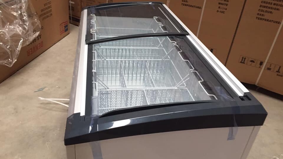 Tủ đông bằng kính