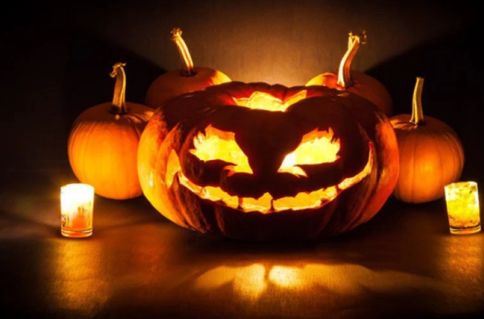 Halloween tổ chức hoạt động khắc bí ngô mặt quỷ