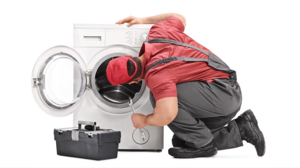 Những lưu ý khi khắc phục lỗi trên máy giặt AQUA