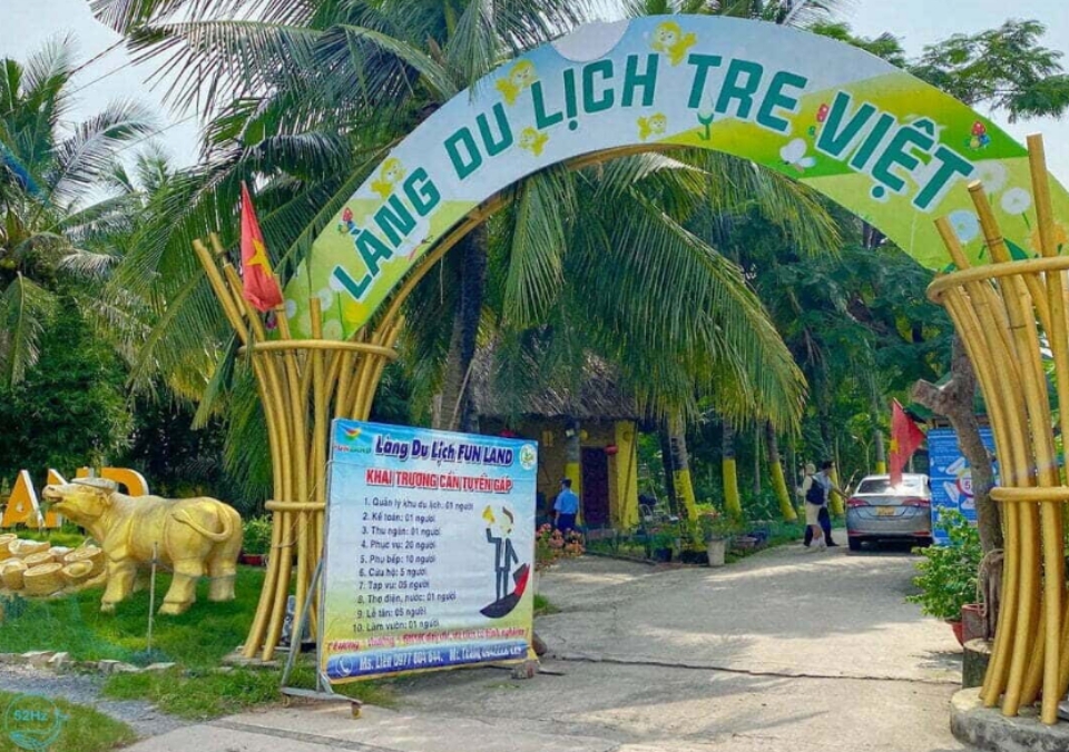 Làng du lịch Tre Việt với nhiều hoạt động thú vị