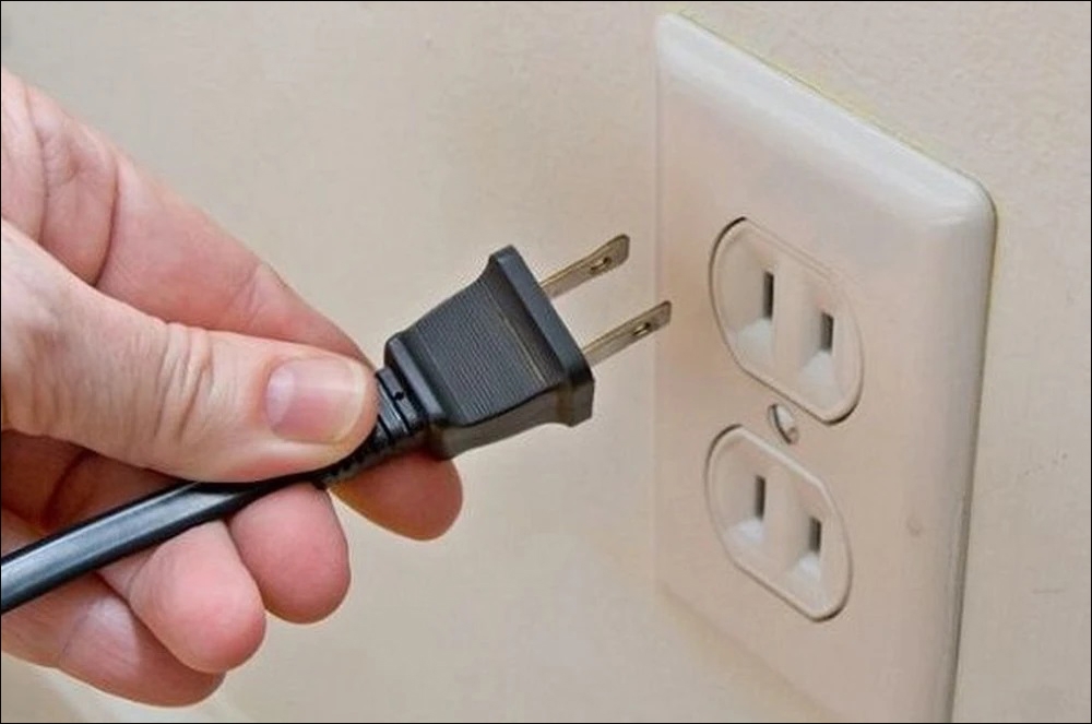 ngắt nguồn điện của tủ lạnh