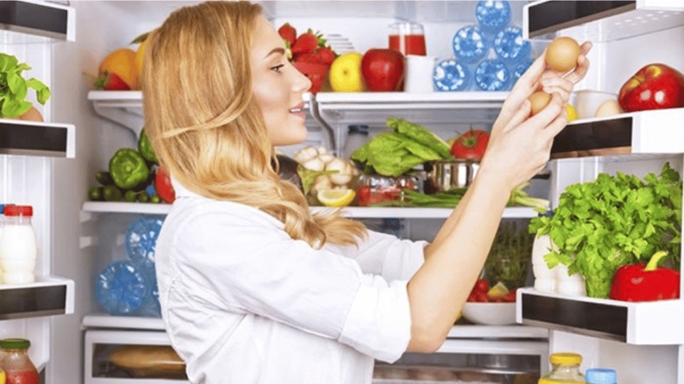Hạn chế để quá nhiều thực phẩm khiến tủ lạnh quá tải