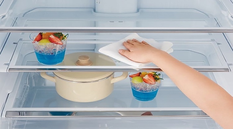 Lau chùi khay kính chịu lực dễ dàng