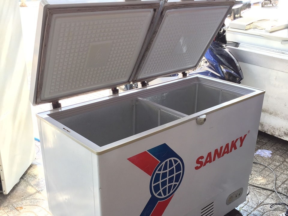 Vệ sinh và rã đông tủ đông Sanaky