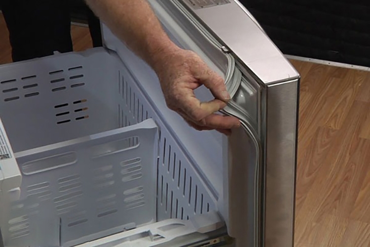 Gioang tủ lạnh bị hở (hình 4)