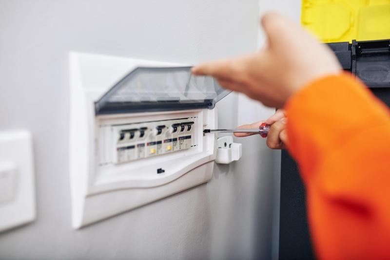 điều hòa bị nhảy aptomat 5